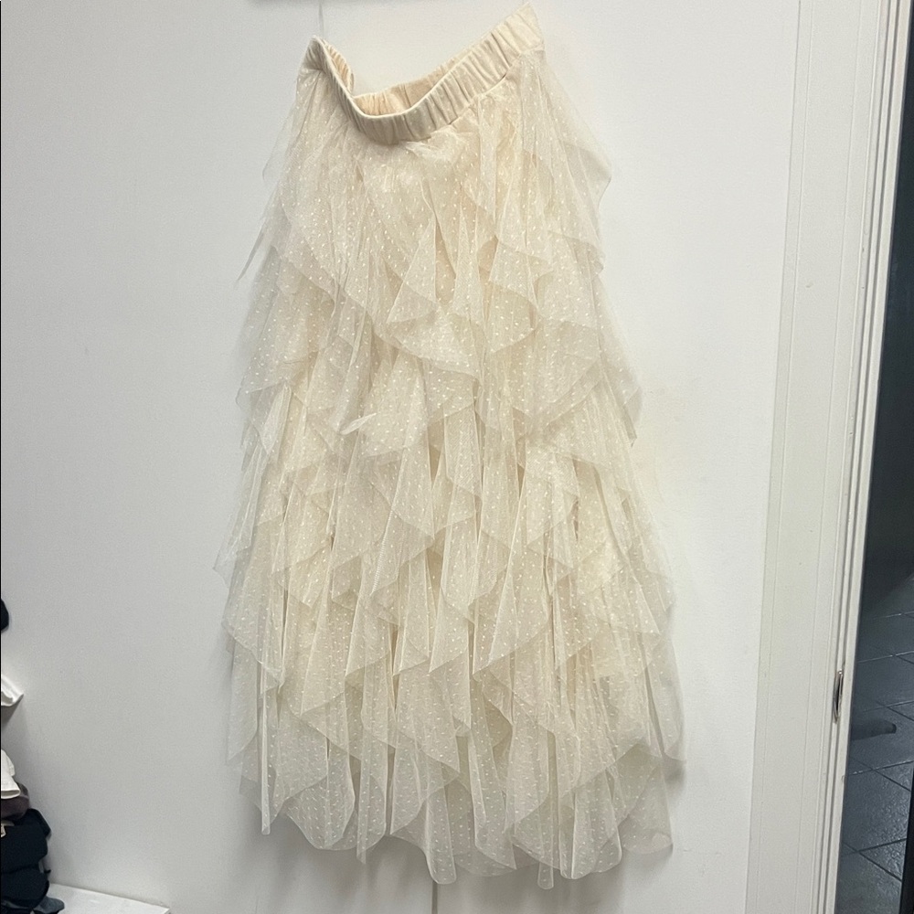 Chic Cream Layered A-Line Skirt